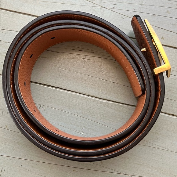 Authentic LV Initials 40MM Reversible Belt - Picture 5 of 11